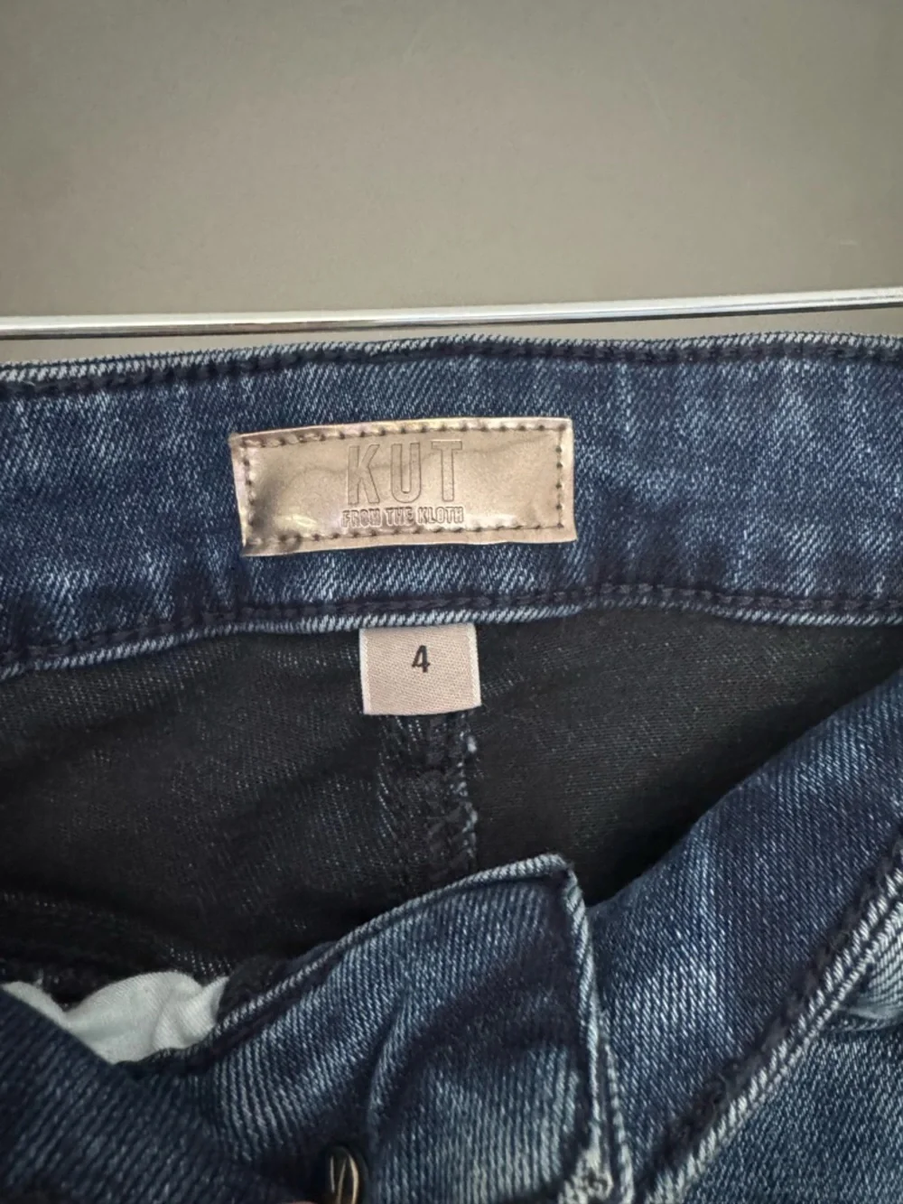 Kut from the Kloth Natalie Bootcut High Rise - Picture 2 of 7